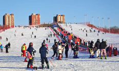 极速电竞下载:从400到10万——一座滑雪场撬动的城市更新实践